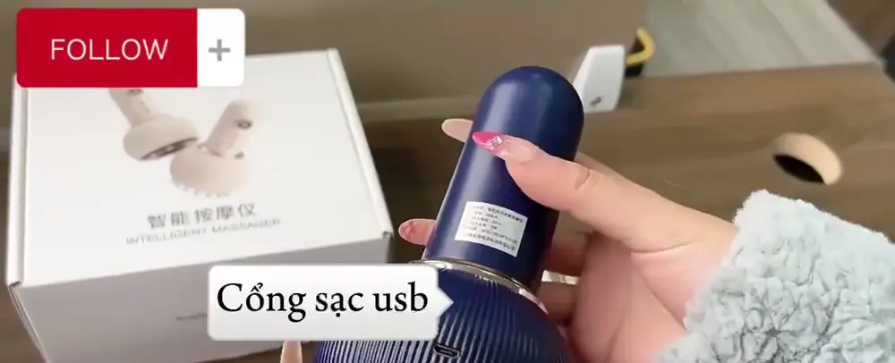 Mặt sau thân máy và cổng sạc nhìn từ tư liệu sản phẩm